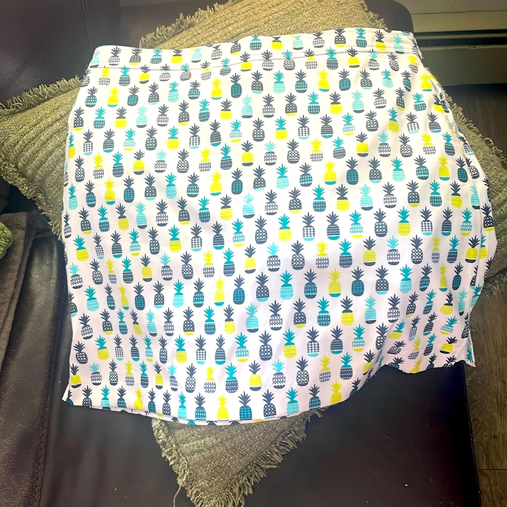 SIZE 8 Cracked Wheat brand golf skirt..front pocket back pocket Skort NEVER WORN